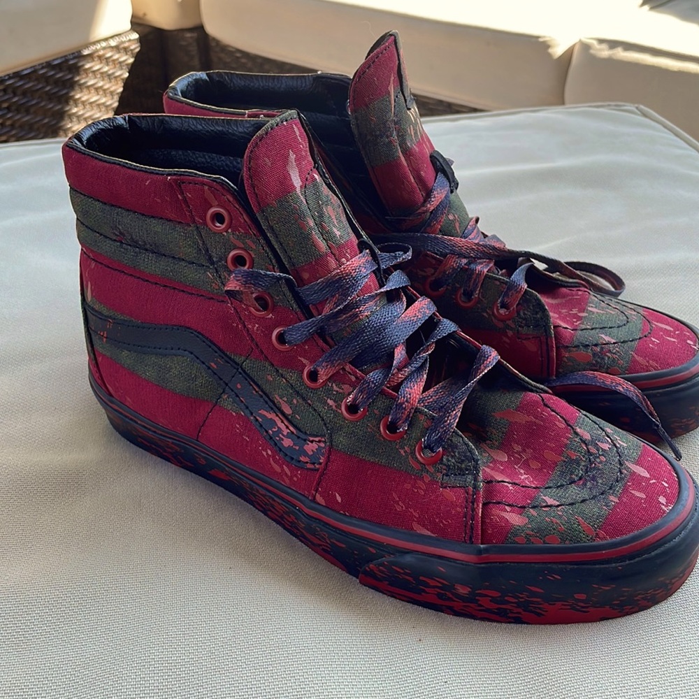 Van SK-8Hi  horror pack men’s sneakers  size 8.5